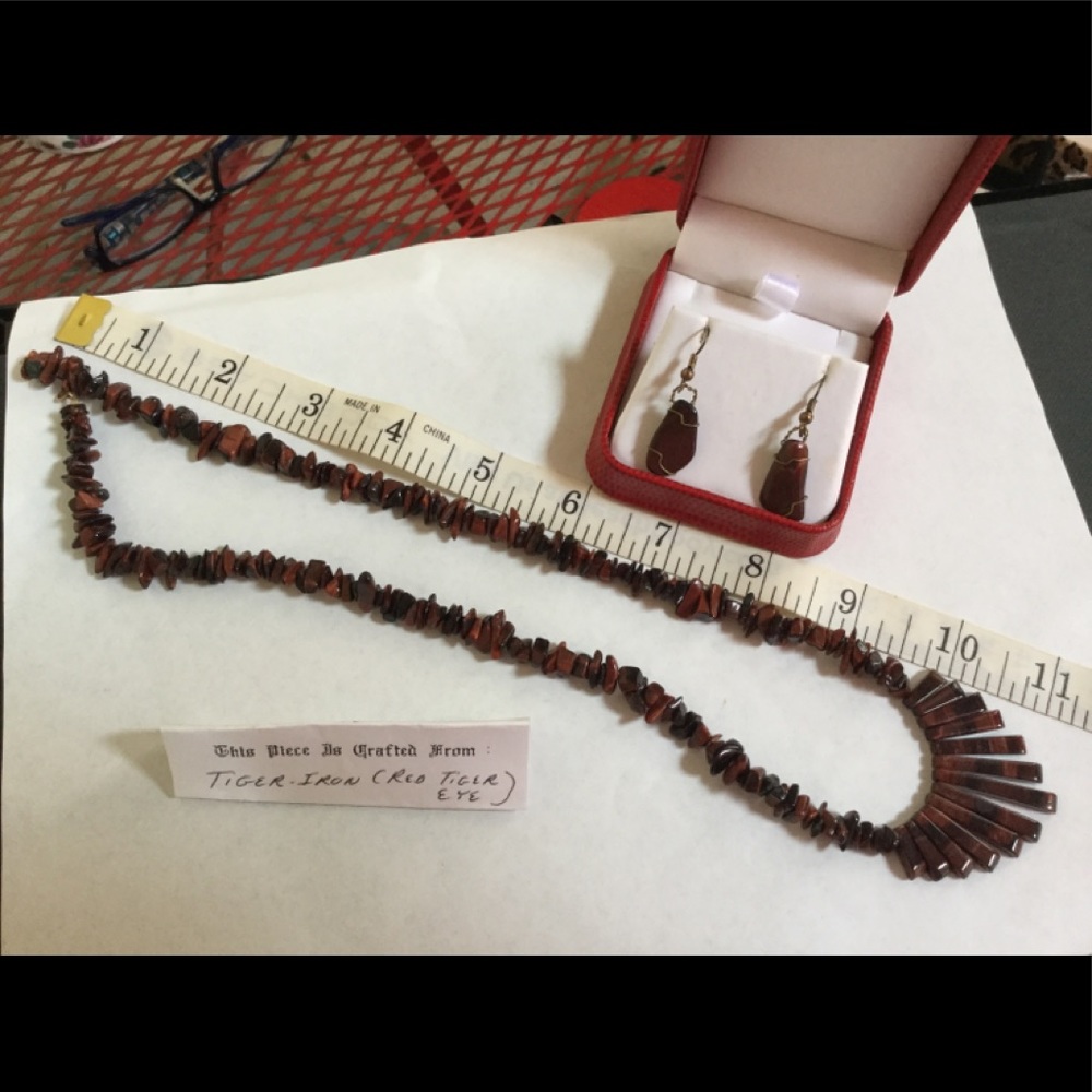 Red tiger eye necklace w/matching earings
